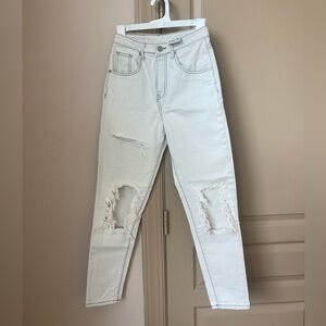 UNIF Women 24 White Relaxed Distressed Denim Jeans
